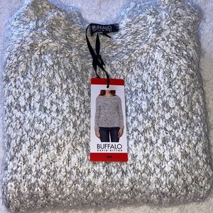 Buffalo cozy white and grey sweater sz med new with tags